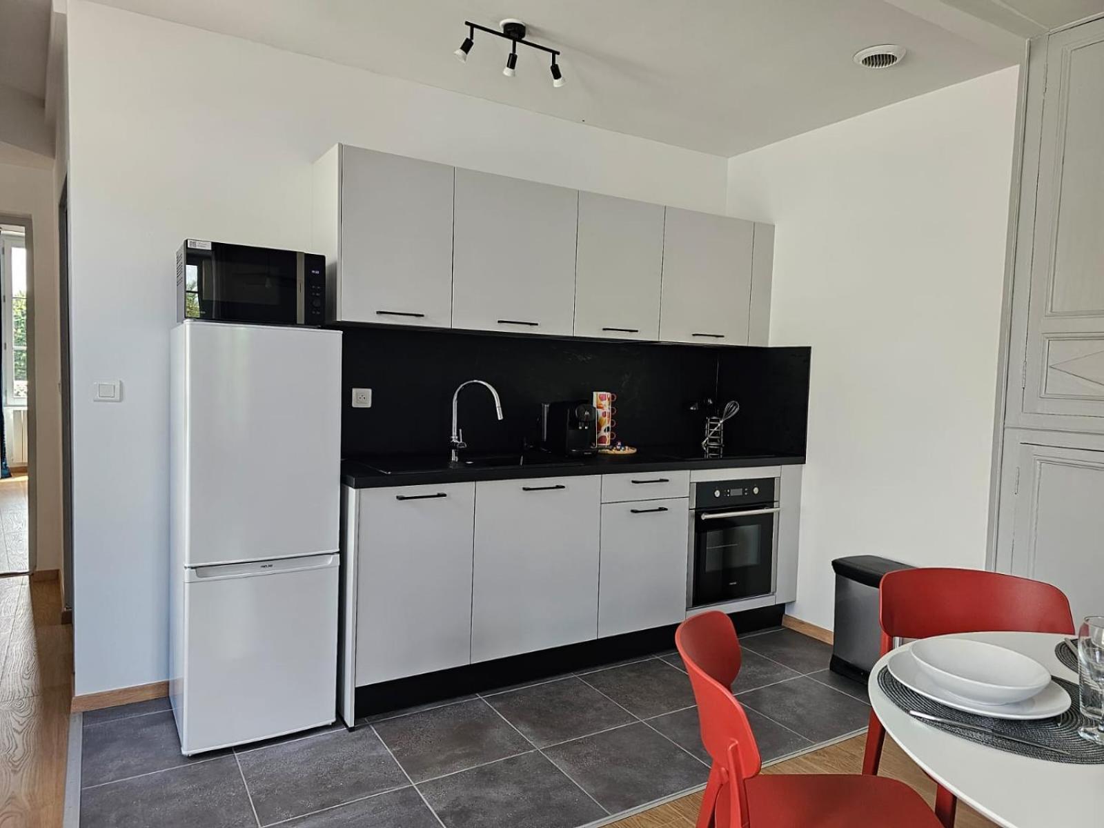 Ferienwohnung Aux'Cerfs - A Deux Pas De L'Abbaye Auxerre Exterior foto
